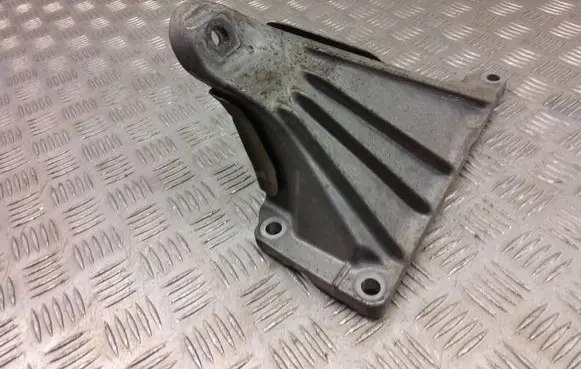 BMW X3 F25 Engine mounting bracket 6784832