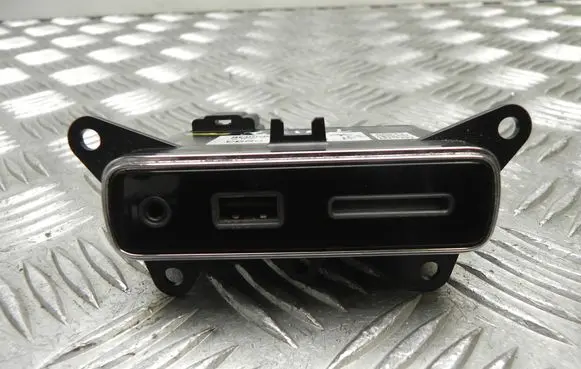 Jeep Grand Cherokee EUR ISO radio connector 68141322AA T9123