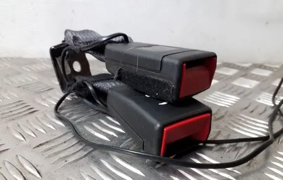 Opel Astra K Middle seatbelt buckle (rear) 13409377