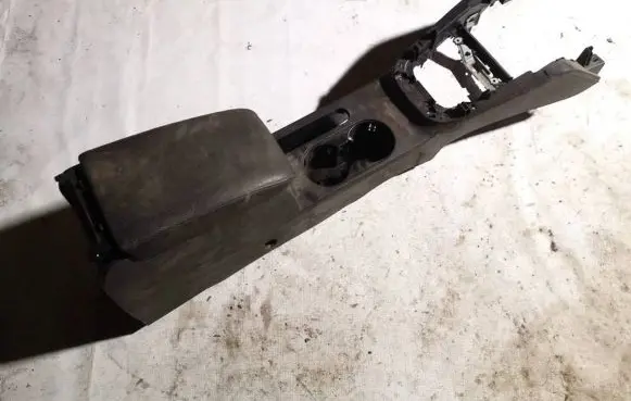 Volkswagen Jetta V Armrest