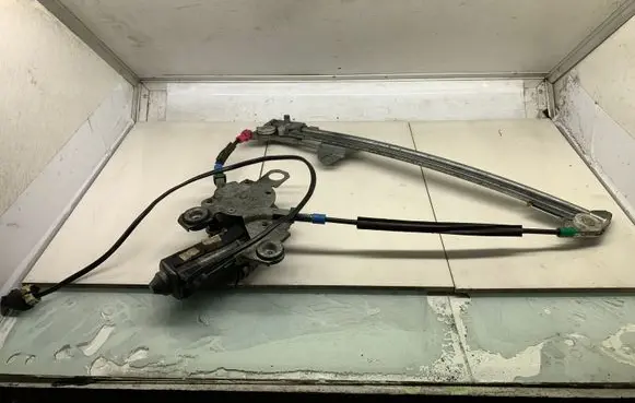 Audi A6 S6 C4 4A Front door window regulator with motor 4D0837398