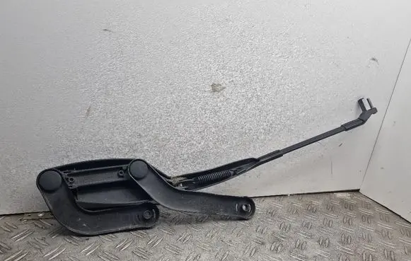 Mercedes-Benz E W211 Front wiper blade arm A2118200444