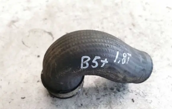 Volkswagen PASSAT B5.5 Intercooler hose/pipe 