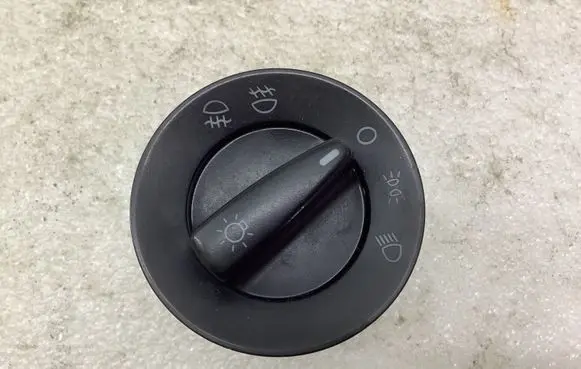 Skoda Fabia Mk2 (5J) Light switch 1U0941531D