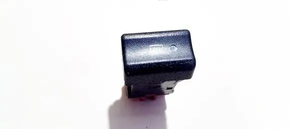 Nissan Sunny Windscreen/window heater switch