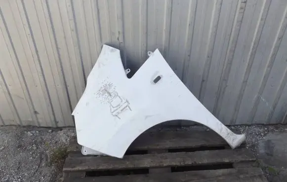 Nissan NV200 Fender