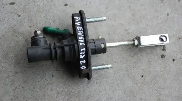 Clutch slave cylinder