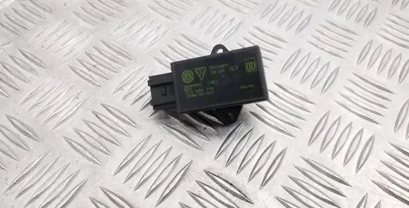 Volkswagen Touareg I Seat heating relay 7L0959722