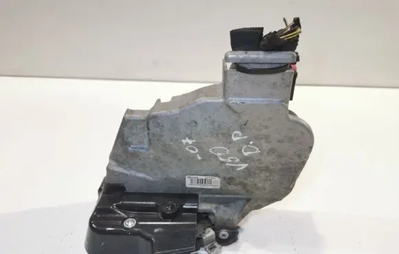 Volvo V50 Front door lock 2400151 30753663