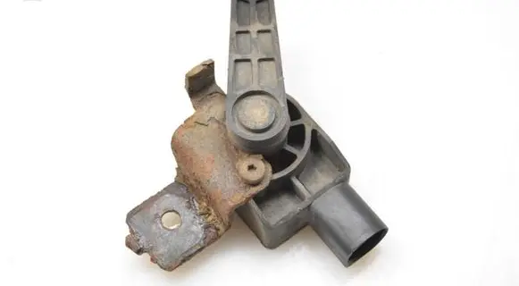 Audi A6 S6 C6 4F Air suspension front height level sensor 1T0907503