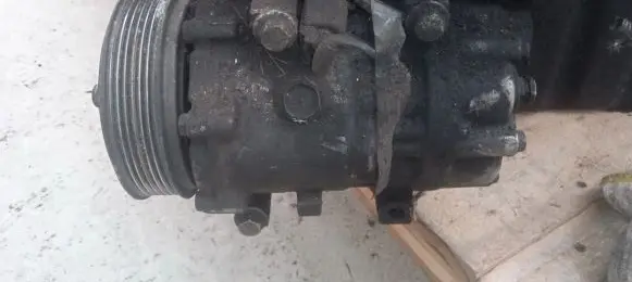 Volvo V50 Air conditioning (A/C) compressor (pump)