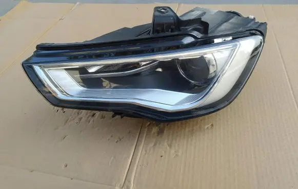 Audi A3 S3 8V Headlight/headlamp 8V0941005