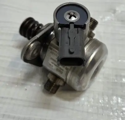 Ford Focus Fuel injection high pressure pump BM5G-9D376-BA