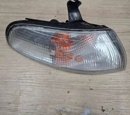 Mazda 626 Front indicator light M69258