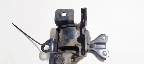 Mitsubishi Lancer X Engine mount bracket mn184344