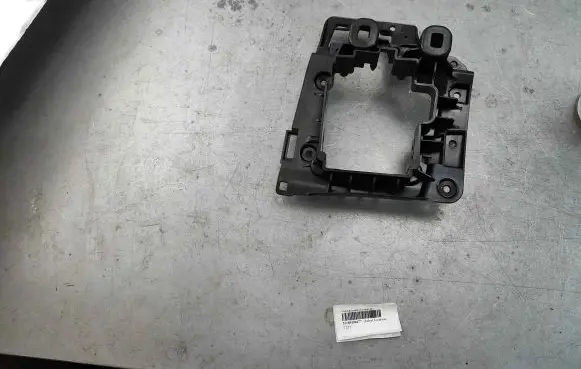 BMW 5 F10 F11 Gear shift cable bracket 51169206677 9206677
