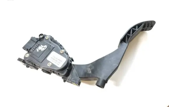 Volkswagen Golf IV Accelerator throttle pedal 1J1721503H 6PV00777001