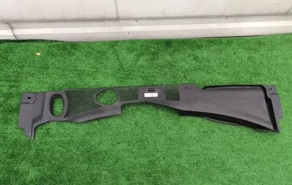 Audi A4 S4 B8 8K Wiper trim 8K1819447B