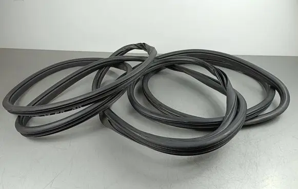 Honda CR-V Front door rubber seal 