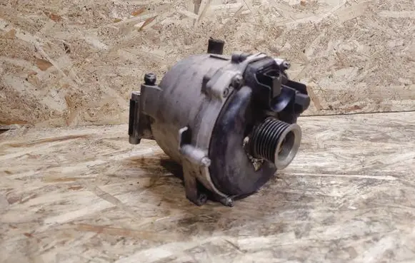 Mercedes-Benz S W220 Generator/alternator A1371540403