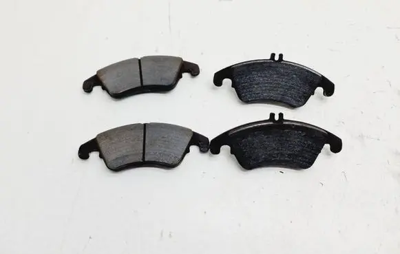 Mercedes-Benz E W212 Brake pads (front) 