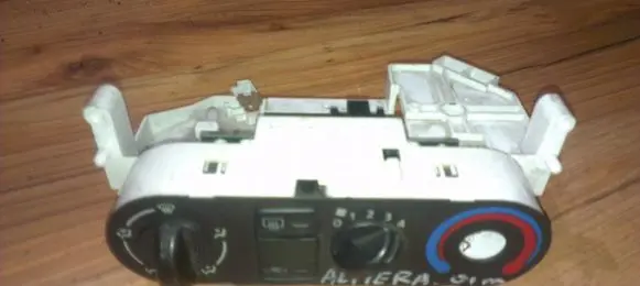 Nissan Almera N16 Climate control unit