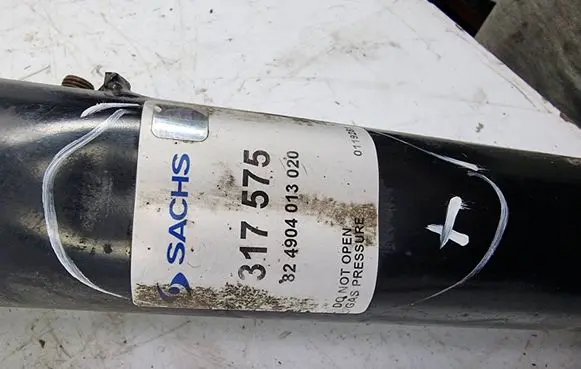 Skoda Octavia Mk2 (1Z) Front shock absorber/damper