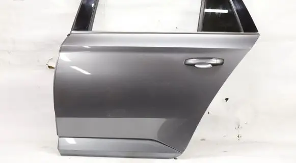 Skoda Superb B8 (3V) Front door 5783557