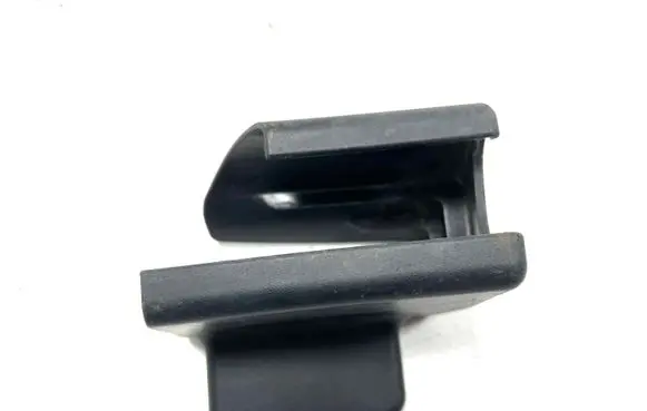 Toyota Avensis T270 Front driver seat rail trim 7213805040