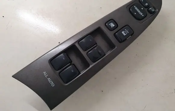Lexus IS 220D-250-350 Electric window control switch 8404053070
