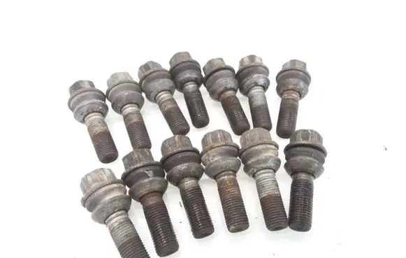 Volkswagen Touareg I Nuts/bolts 