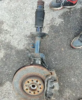 Jeep Cherokee Front wheel hub spindle knuckle 05168586af
