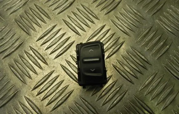 Dacia Sandero Electric window control switch 254214937R T1839