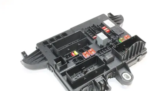 Opel Insignia A Fuse module 22737769