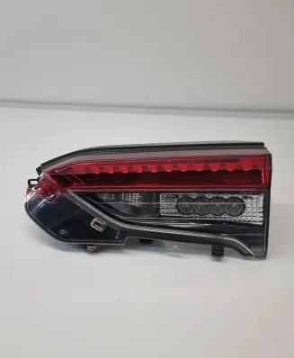 Tailgate rear/tail lights