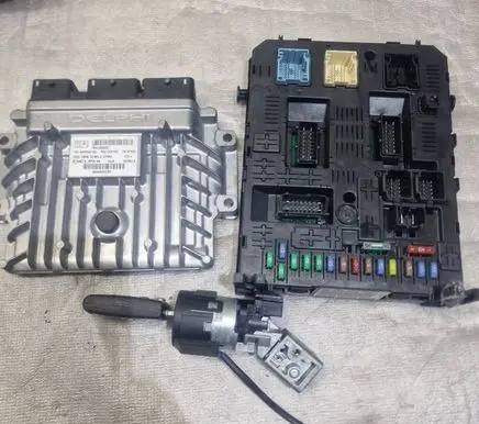 Citroen C5 Engine ECU kit and lock set 9663548180 R0413C010C 9665843280