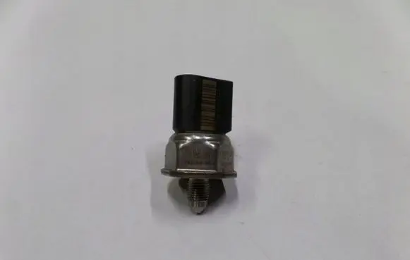 BMW 3 E90 E91 Fuel main line pipe 7537319