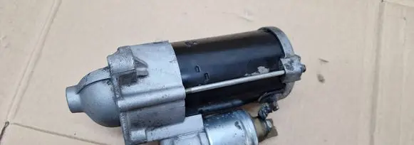 Renault Clio IV Starter motor 233007689R