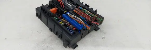 Opel Signum Fuse module 13189924 519048508