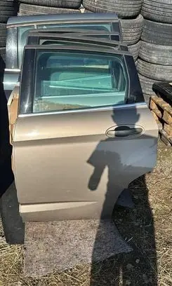 Ford C-MAX II Rear door 007