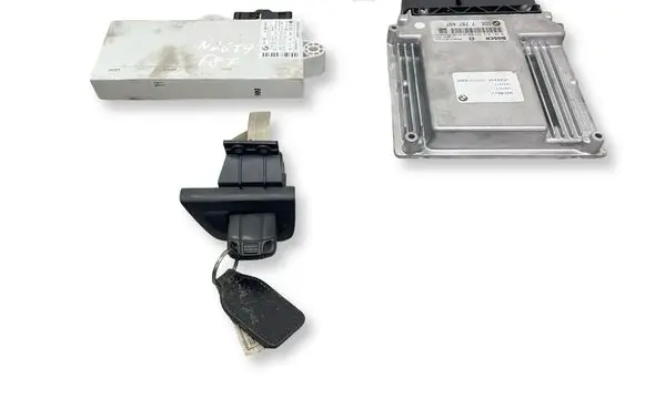 BMW 1 E81 E87 Engine ECU kit and lock set 7797497 0281012334 6964051