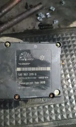 Volkswagen Golf IV ABS Pump 1J0907379G 1J0614117C 10094903403