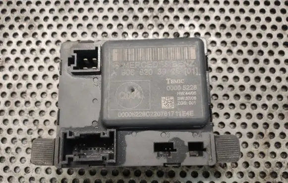 Mercedes-Benz Sprinter W906 Door control unit/module A9068203926 00005228