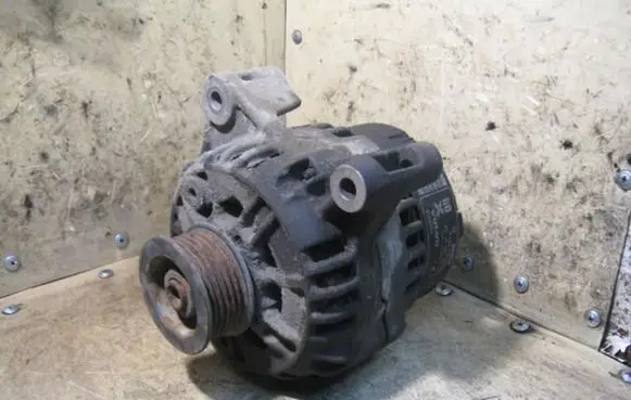 Volvo S40, V40 Generator/alternator BOSCH0123500004 20ITURBO100A 9162424