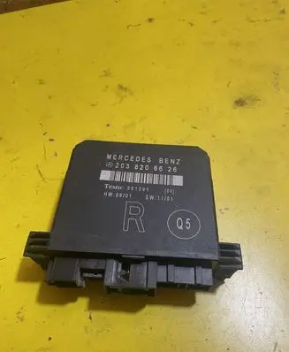 Mercedes-Benz C W203 Door control unit/module 2038206626