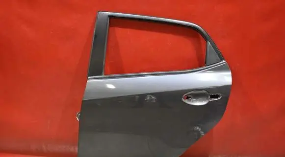 Mazda 2 Rear door