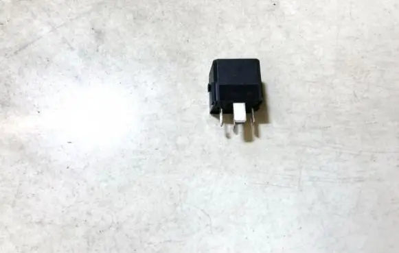 Mercedes-Benz C W203 Other relay a0025421319 4ra00779100
