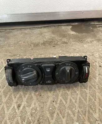 Mercedes-Benz C W202 Climate control unit 2108300185 104695