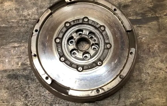 Peugeot 508 RXH Dual mass flywheel 9673234480 042294001067 61739002