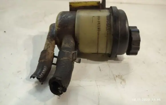 Hyundai Elantra Power steering fluid tank/reservoir
